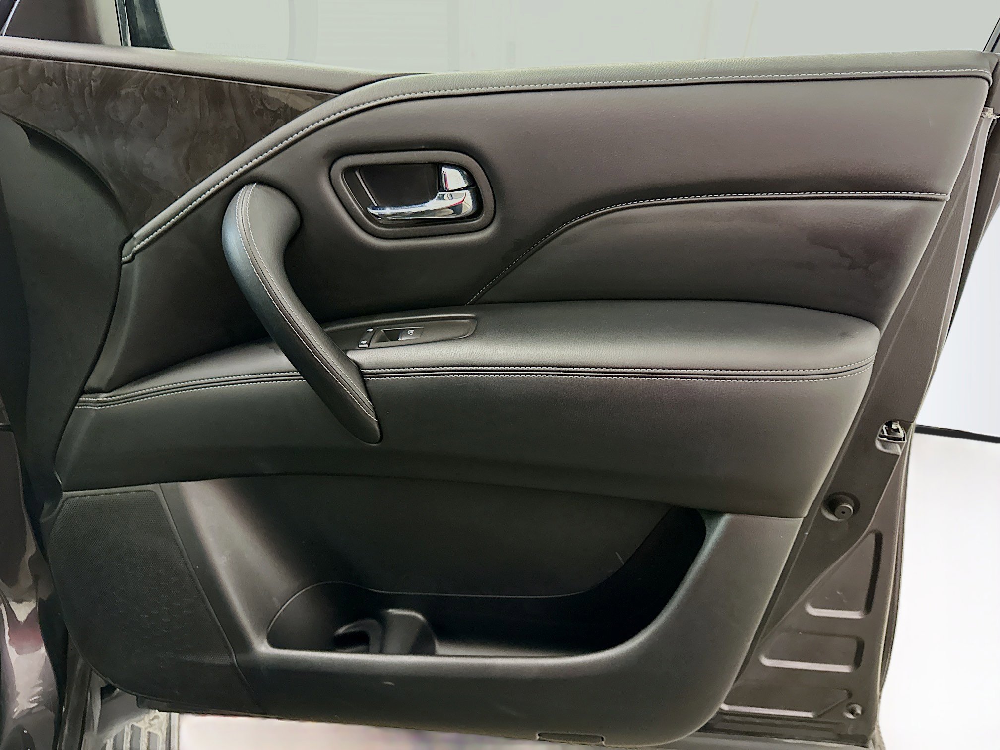 Used 2024 INFINITI QX80 Luxe image 36