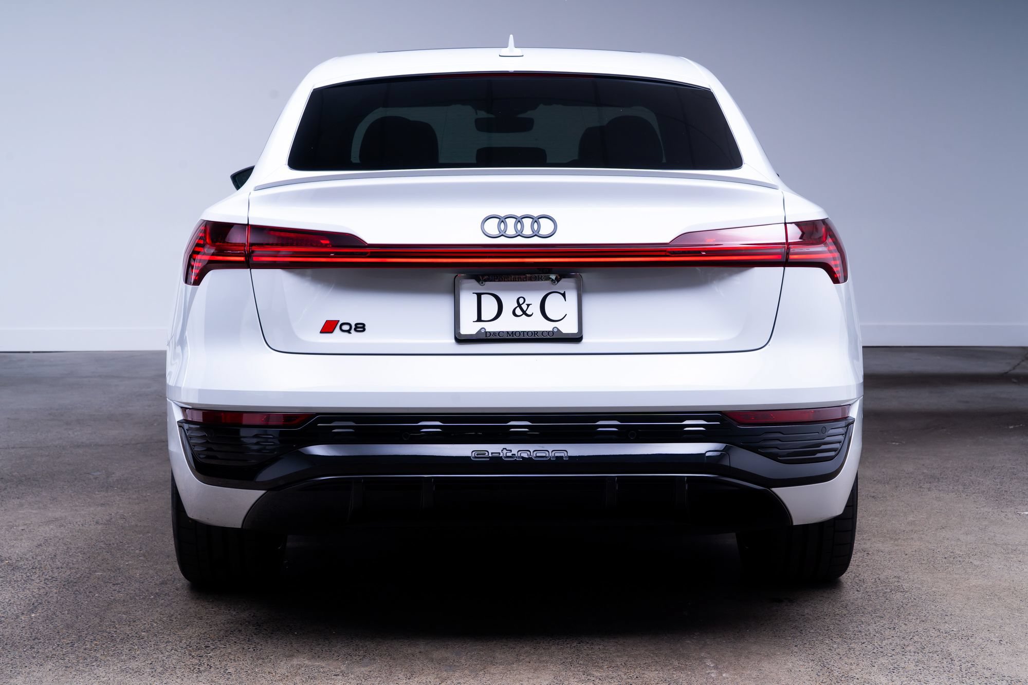 Used 2024 Audi Q8 e-tron Prestige w/ Prestige Package AWD/4WD image 5