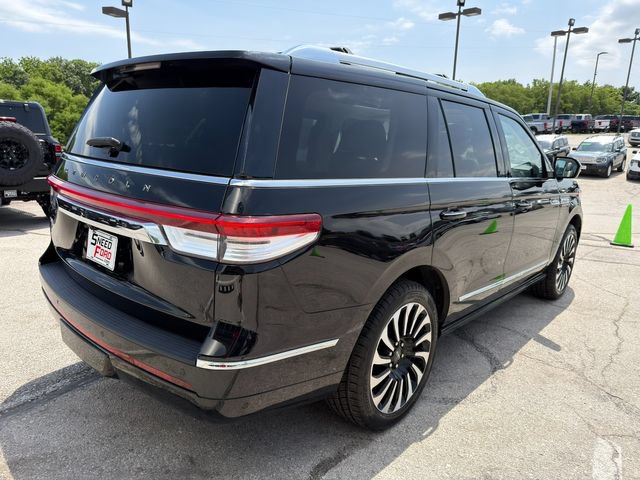 Used 2023 Lincoln Navigator Black Label AWD/4WD image 7
