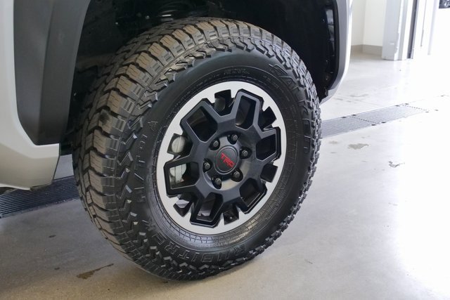 Used 2024 Toyota Tacoma TRD Off-Road image 8