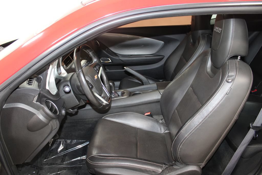 Used 2015 Chevrolet Camaro SS RWD image 18