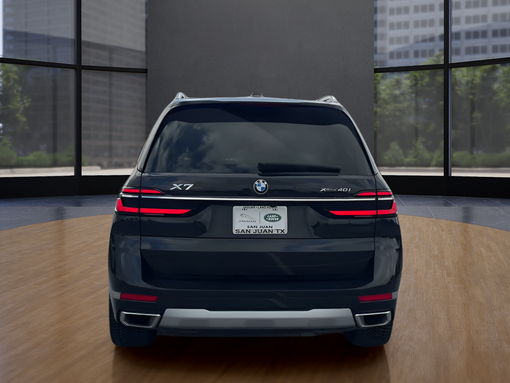 Used 2025 BMW X7 xDrive40i w/ Premium Package AWD/4WD image 4