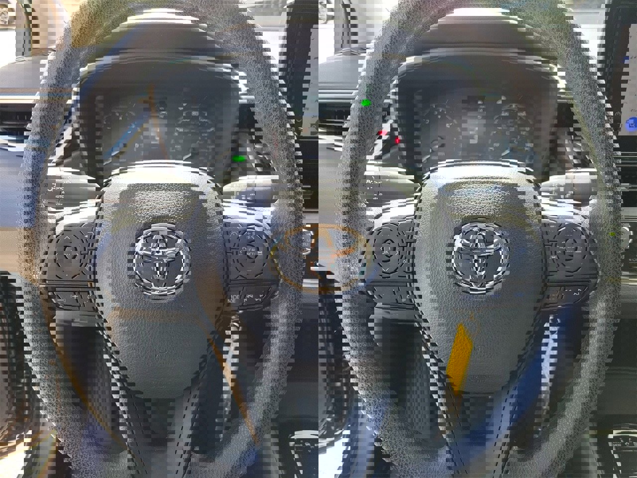 Used 2024 Toyota Corolla LE image 18