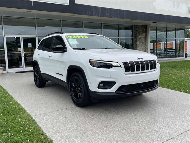 Used 2023 Jeep Cherokee Altitude Lux image 1