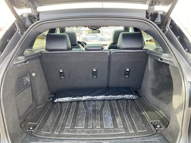 Used 2018 Land Rover Range Rover Evoque SE image 28