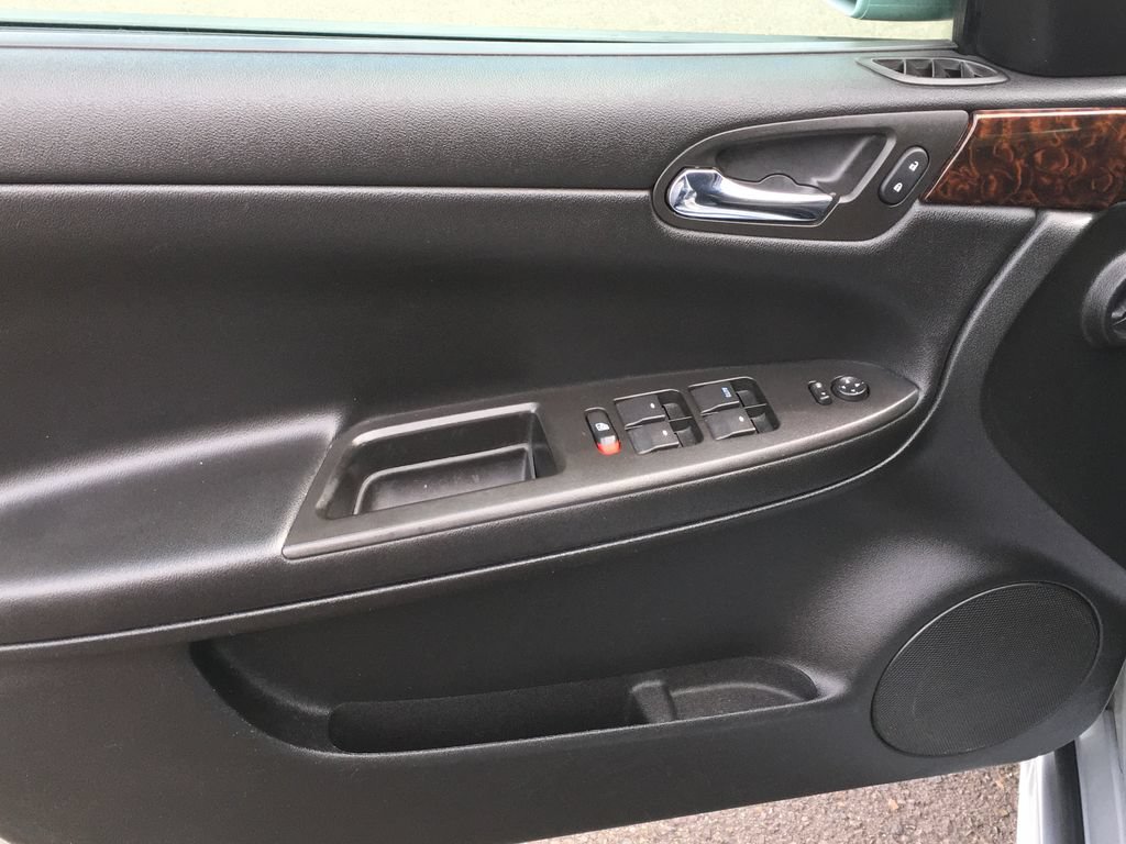 Used 2014 Chevrolet Impala LT FWD image 20