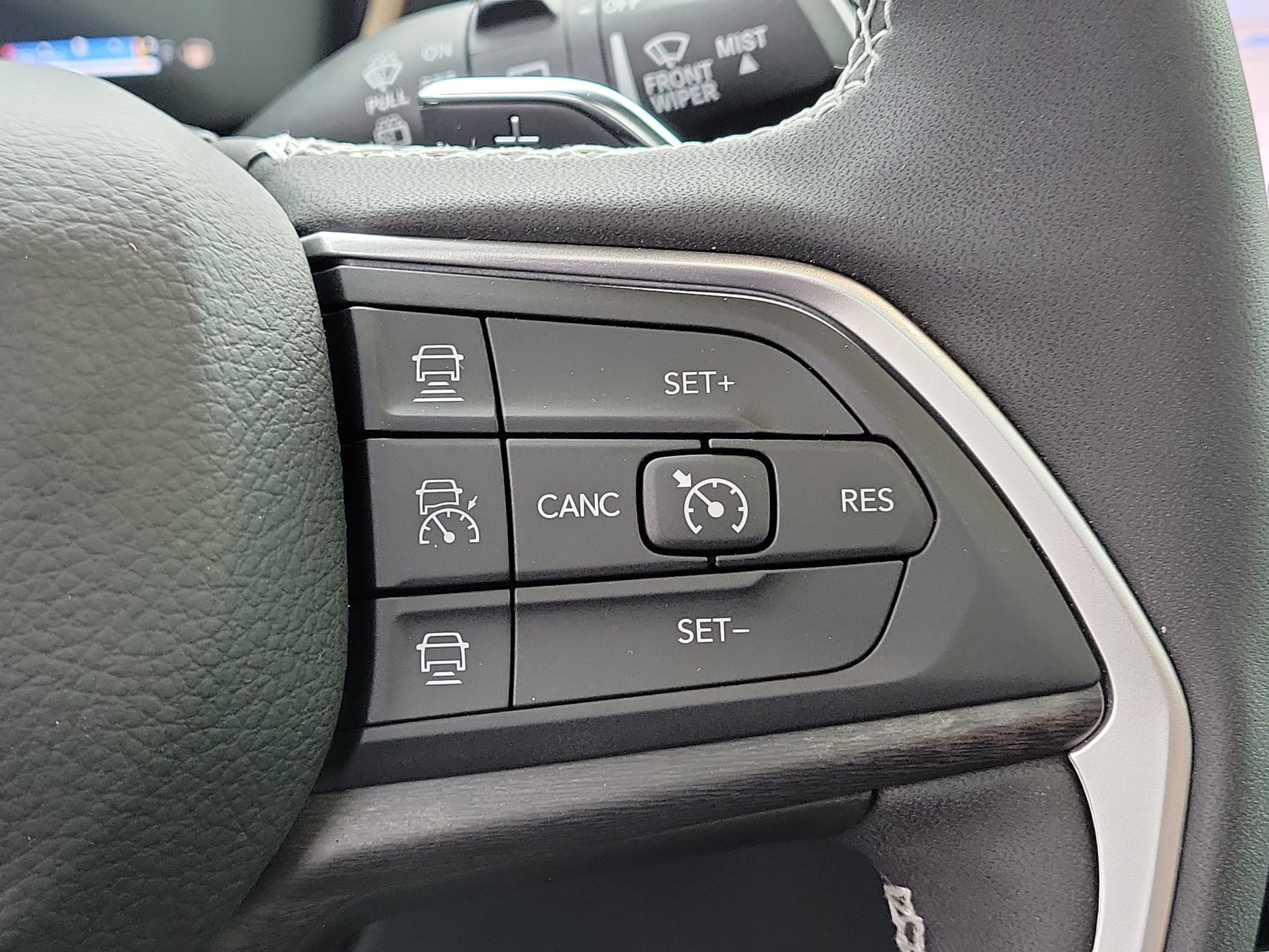 Used 2025 Jeep Grand Cherokee Limited RWD image 31