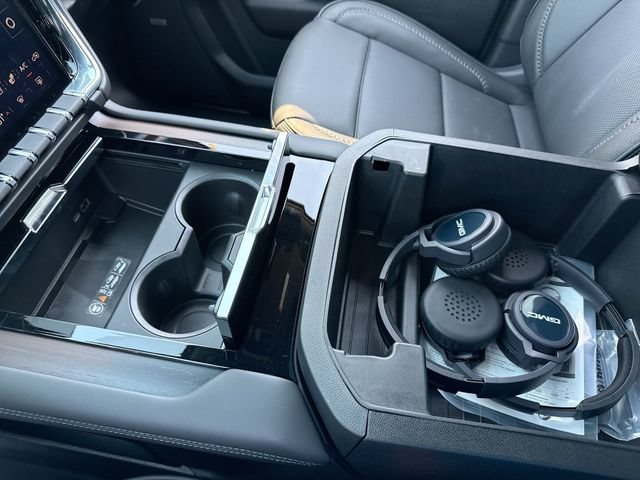 New 2026 GMC Yukon Denali w/ Denali Reserve Package AWD/4WD image 21