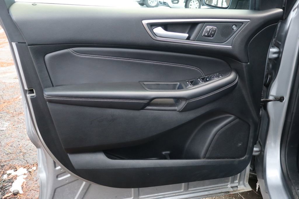 Used 2024 Ford Edge Titanium image 35