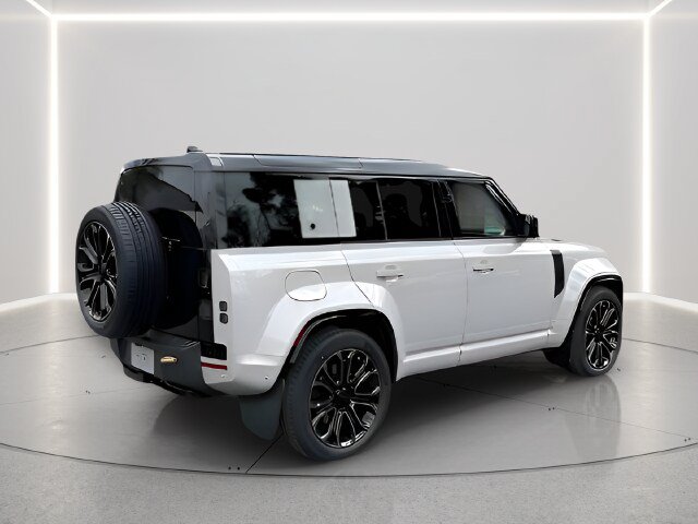 New 2026 Land Rover Defender 110 OCTA AWD/4WD image 39