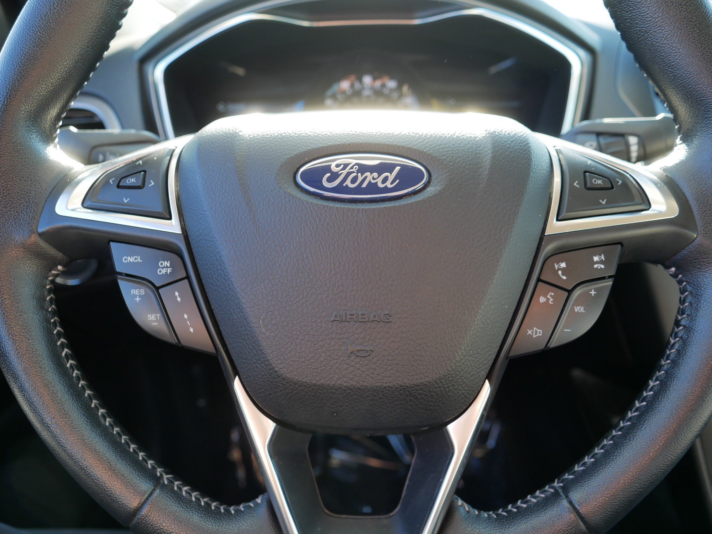 Used 2020 Ford Fusion SE w/ Equipment Group 151A image 24