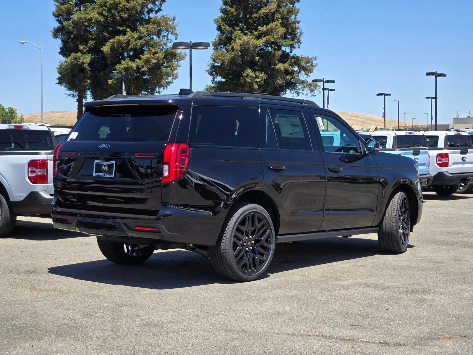 New 2026 Ford Expedition Platinum w/ Stealth Performance Package AWD/4WD image 4