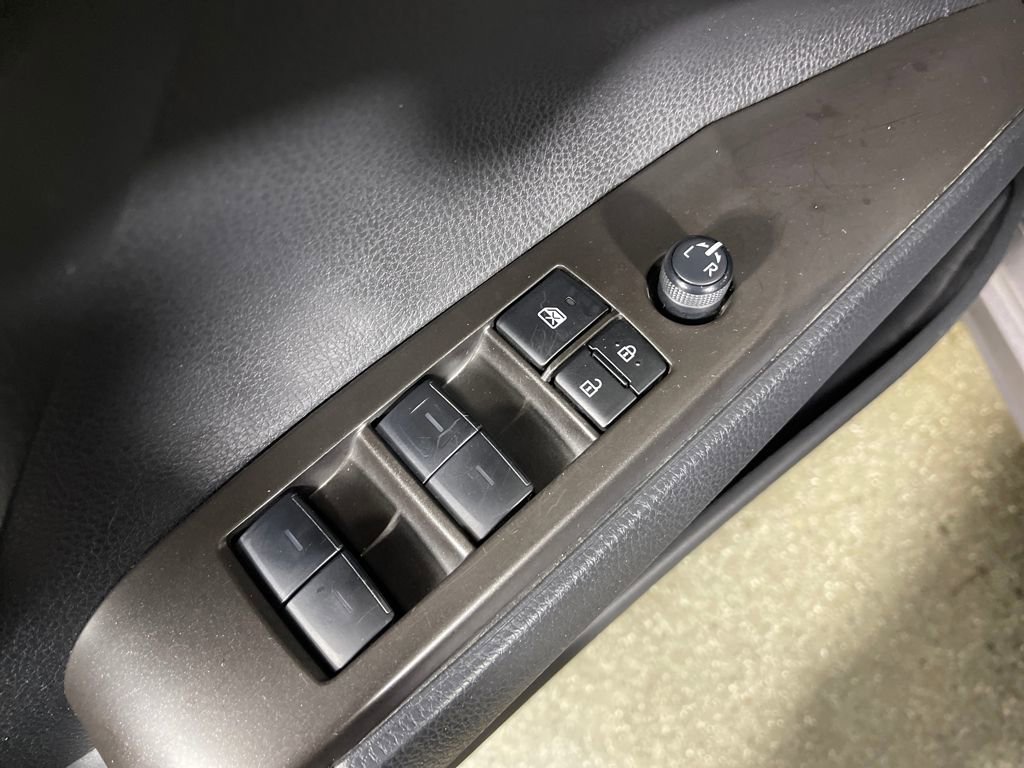 Certified 2023 Toyota Camry SE FWD image 16