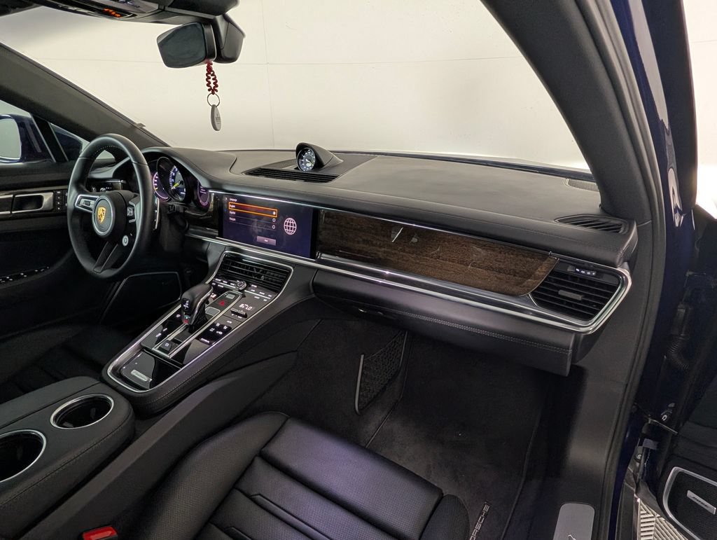 Certified 2022 Porsche Panamera 4 Executive AWD/4WD image 19