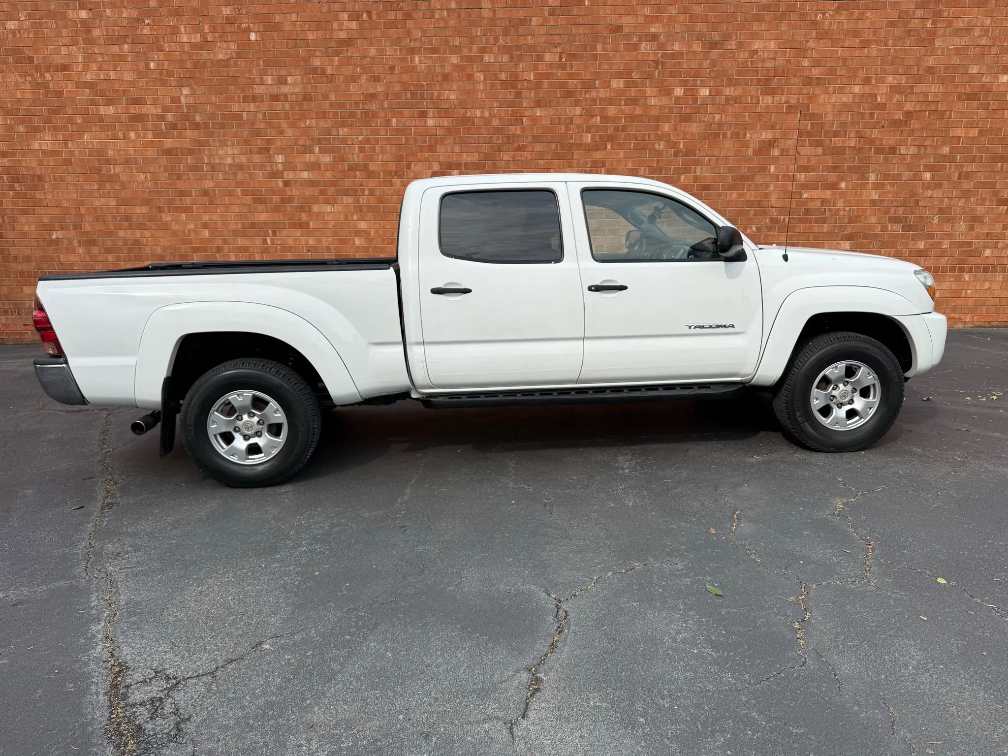 Used 2006 Toyota Tacoma 4x4 Double Cab image 32