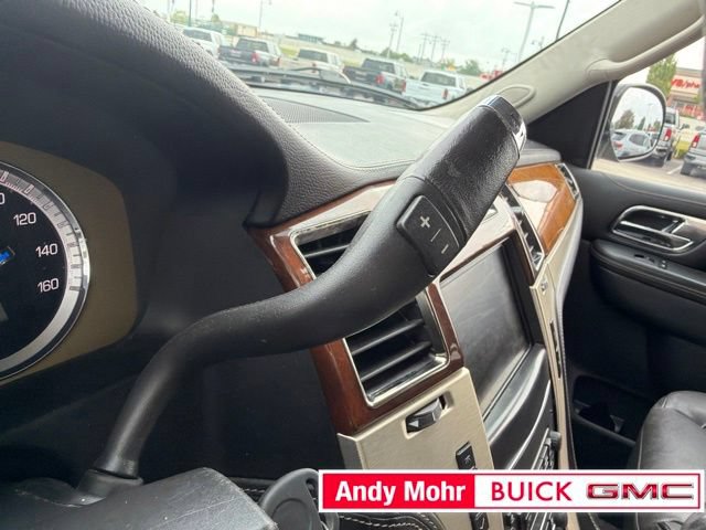 Used 2012 Cadillac Escalade Platinum AWD/4WD image 32