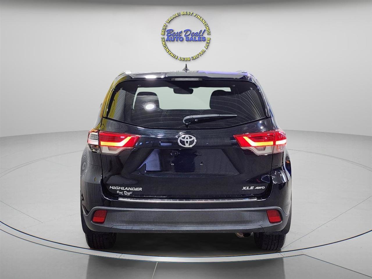 Used 2019 Toyota Highlander XLE AWD/4WD image 5
