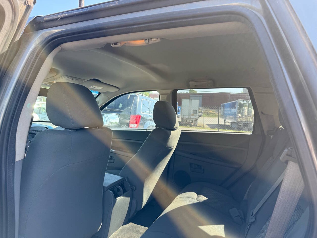 Used 2007 Jeep Grand Cherokee Laredo AWD/4WD image 14
