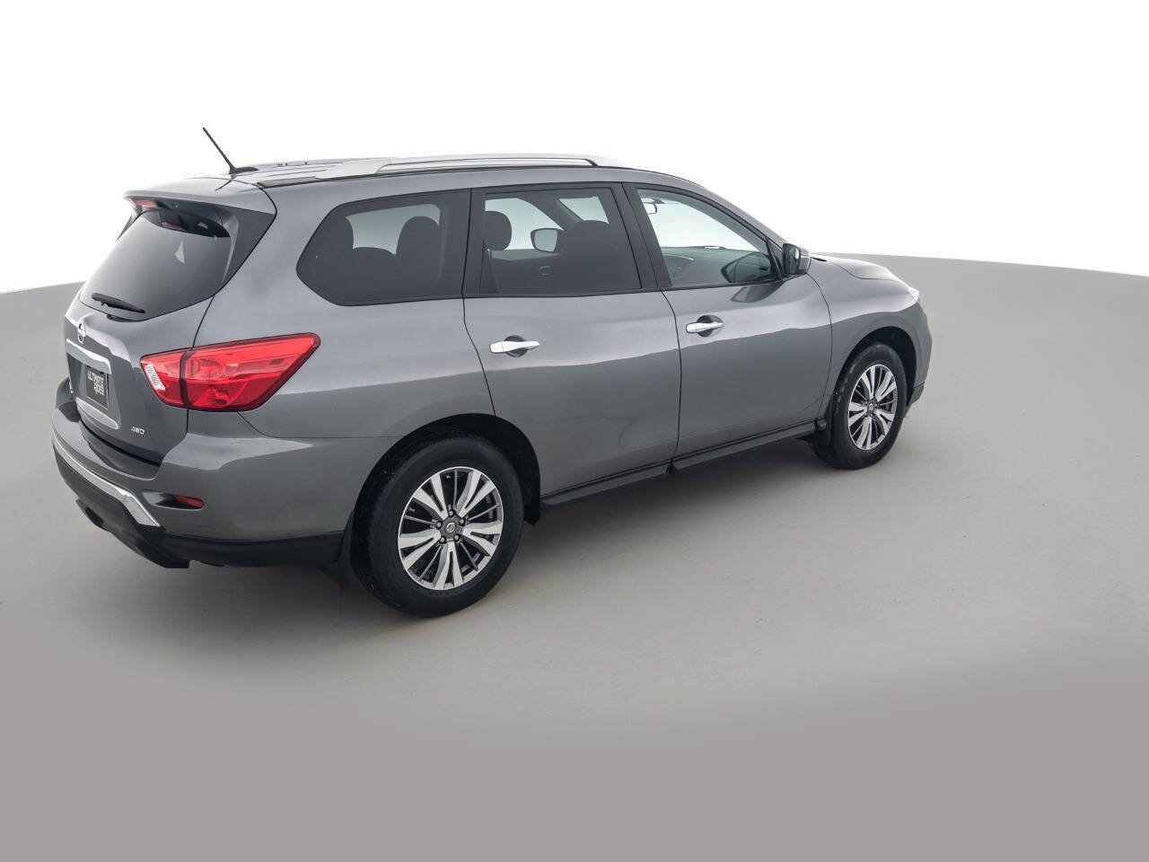 Used 2018 Nissan Pathfinder S AWD/4WD image 5