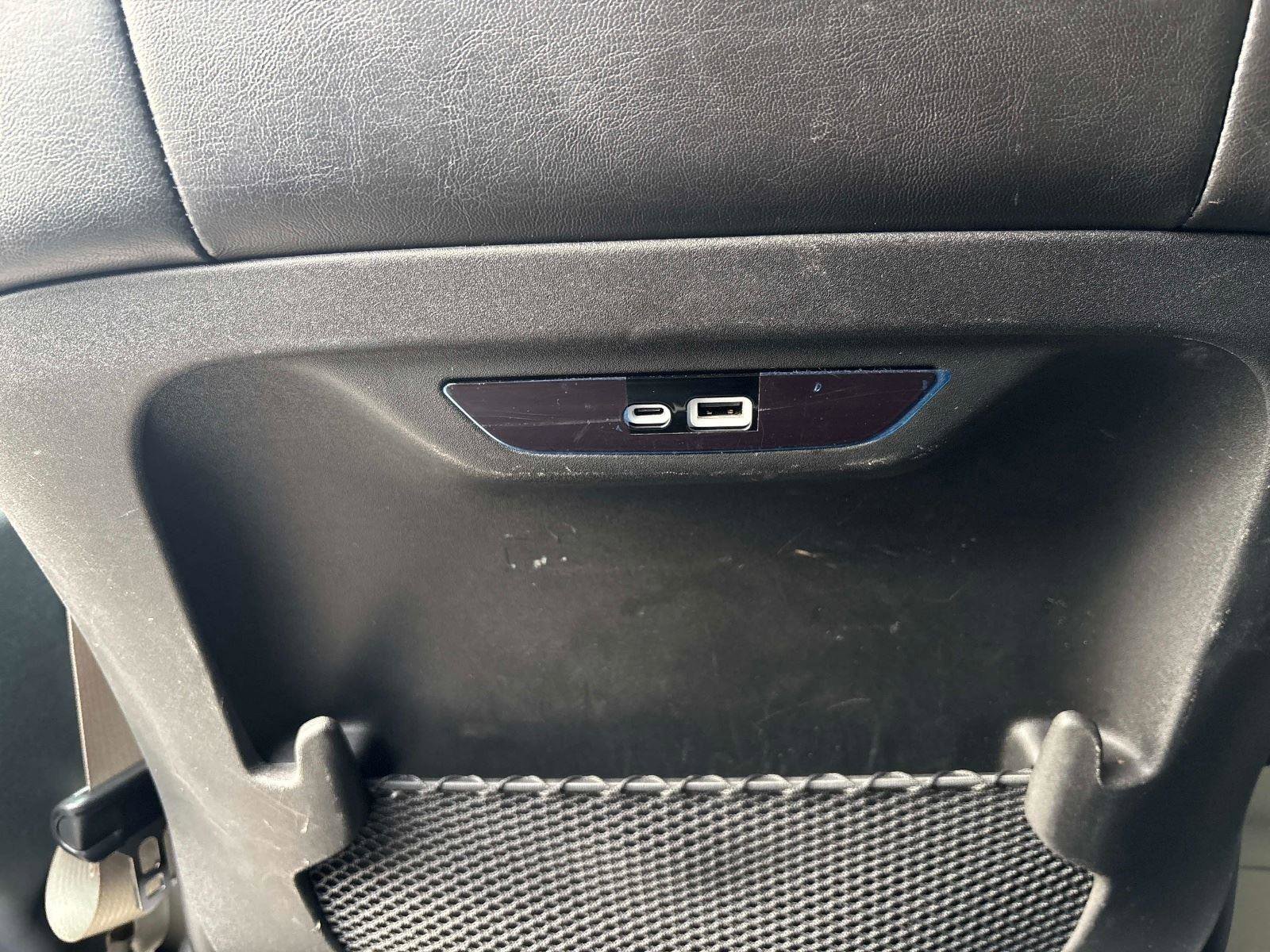 Used 2024 Chrysler Pacifica Limited image 15