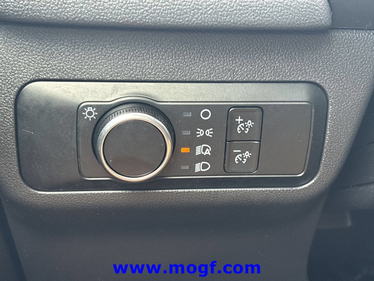 Used 2025 Ford Escape ST-Line FWD image 13