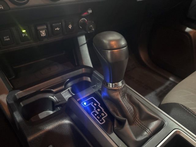 Used 2020 Toyota Tacoma TRD Off-Road w/ Technology Package AWD/4WD image 29
