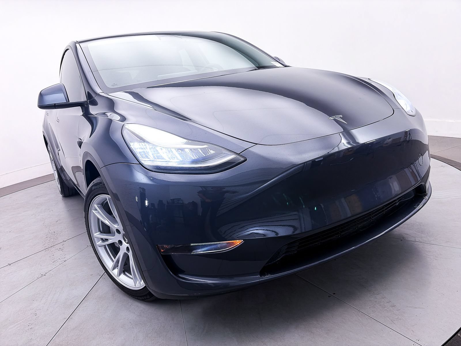 Used 2023 Tesla Model Y Long Range AWD/4WD image 7