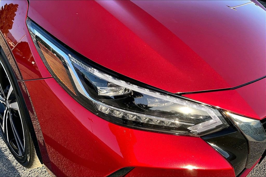 Used 2023 Nissan Sentra SR w/ SR Premium Package image 32