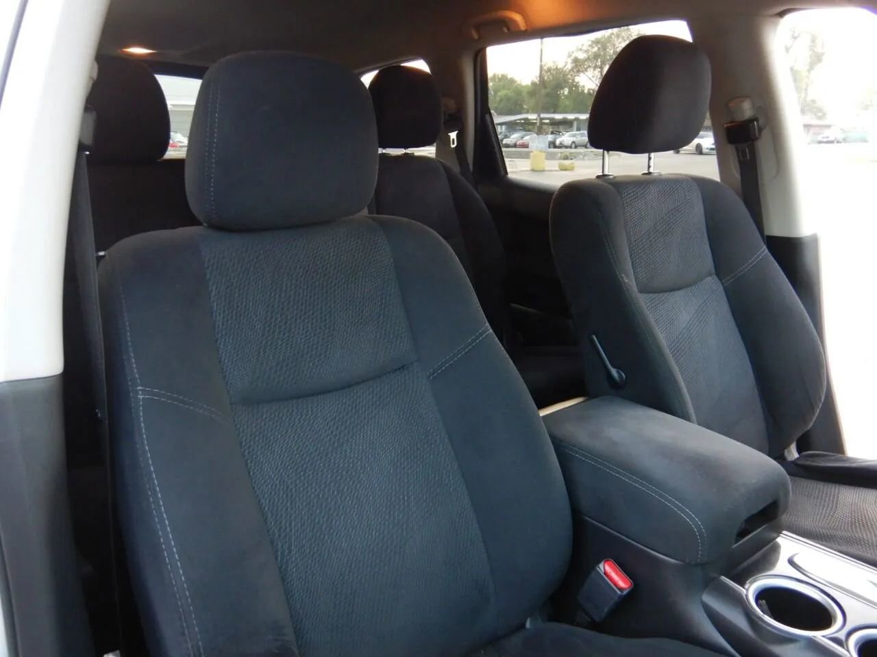 Used 2014 Nissan Pathfinder S image 32