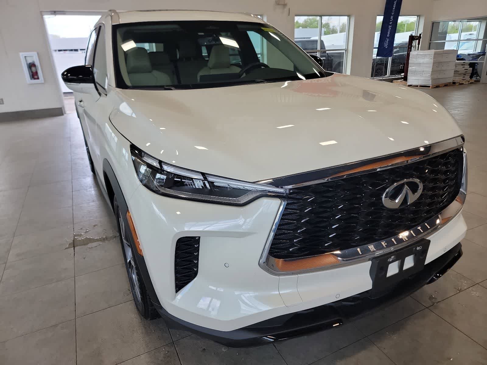 Used 2024 INFINITI QX60 Luxe AWD/4WD image 4