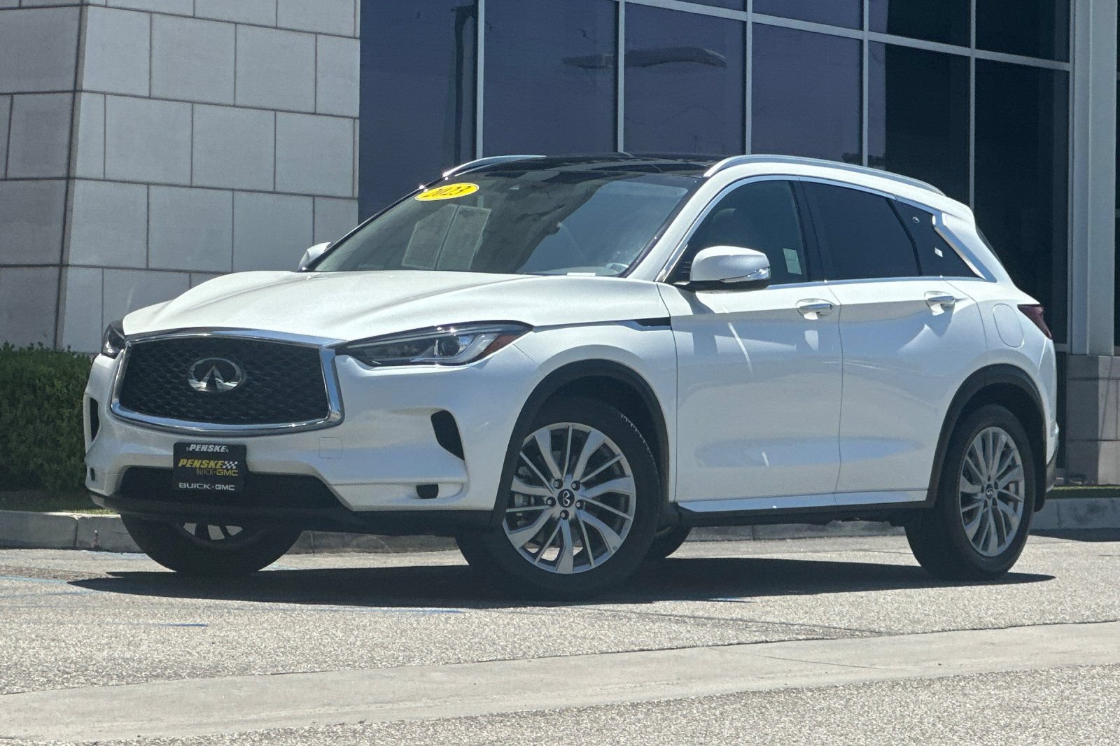 Used 2023 INFINITI QX50 Luxe FWD image 8