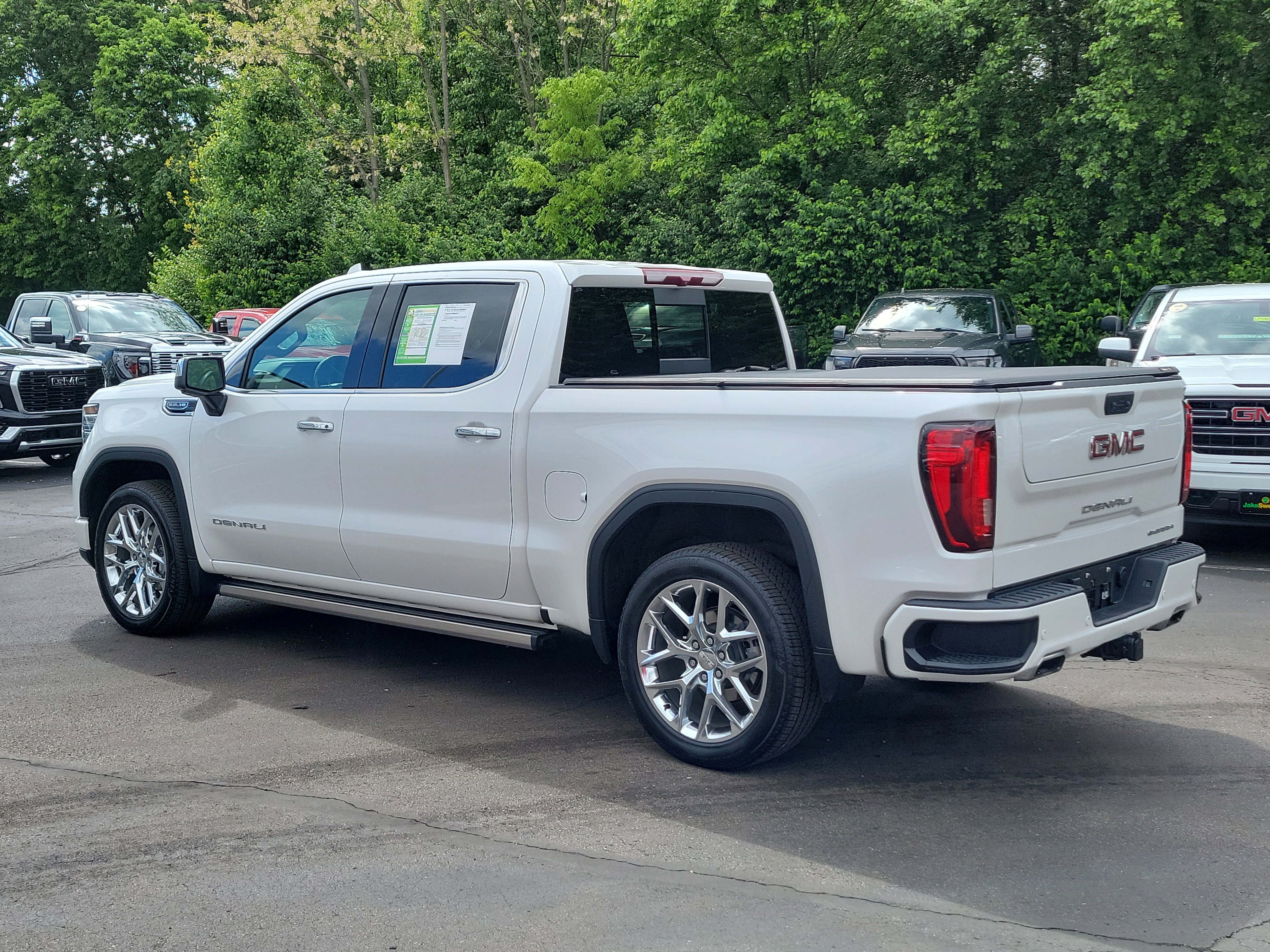 Used 2022 GMC Sierra 1500 Denali AWD/4WD image 3