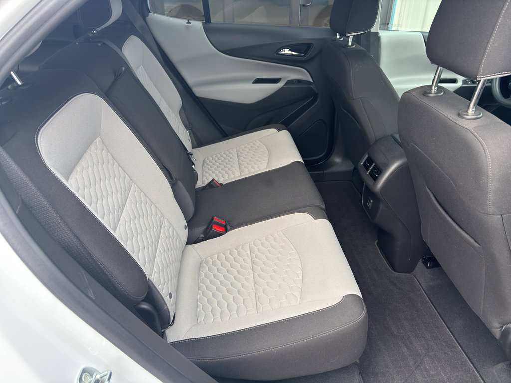 Used 2021 Chevrolet Equinox LS w/ LS Convenience Package image 12