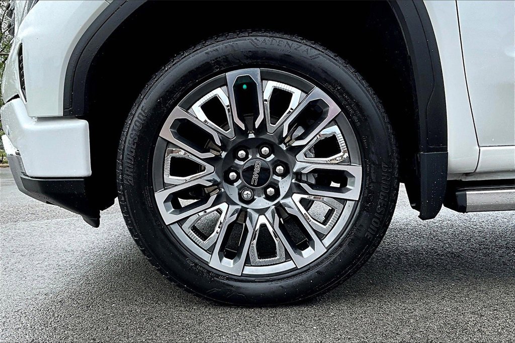 Used 2024 GMC Sierra 1500 Denali Ultimate image 9