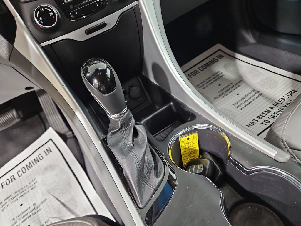 Used 2013 Hyundai Sonata Limited FWD image 23