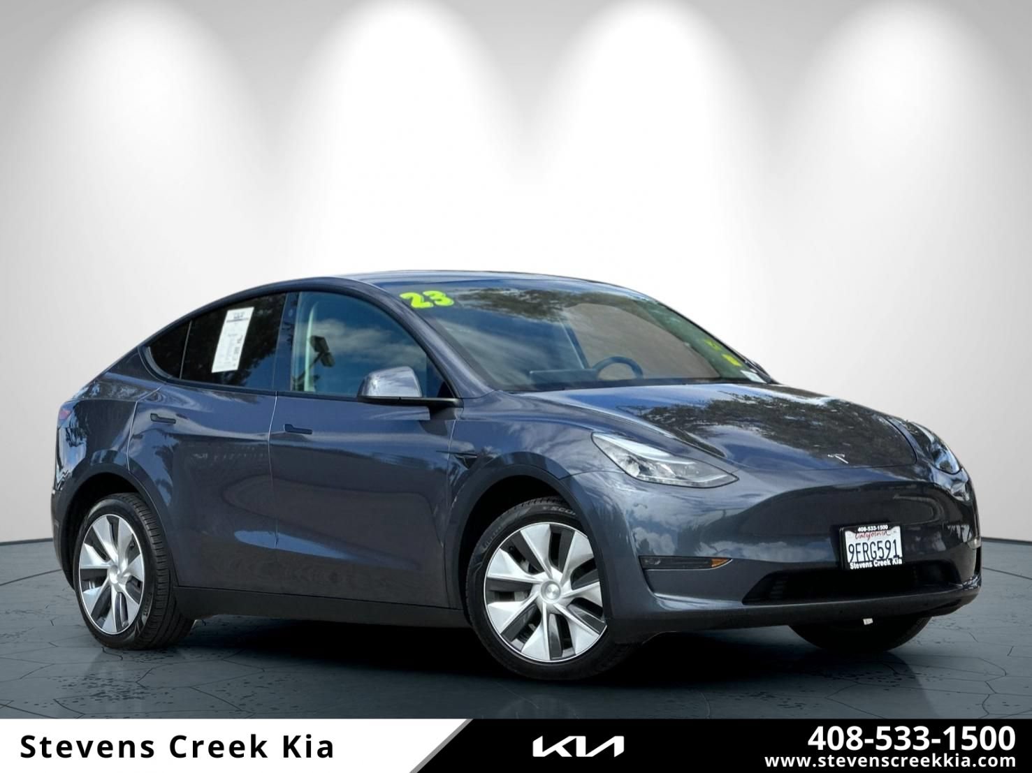 Used 2023 Tesla Model Y Long Range AWD/4WD image 1