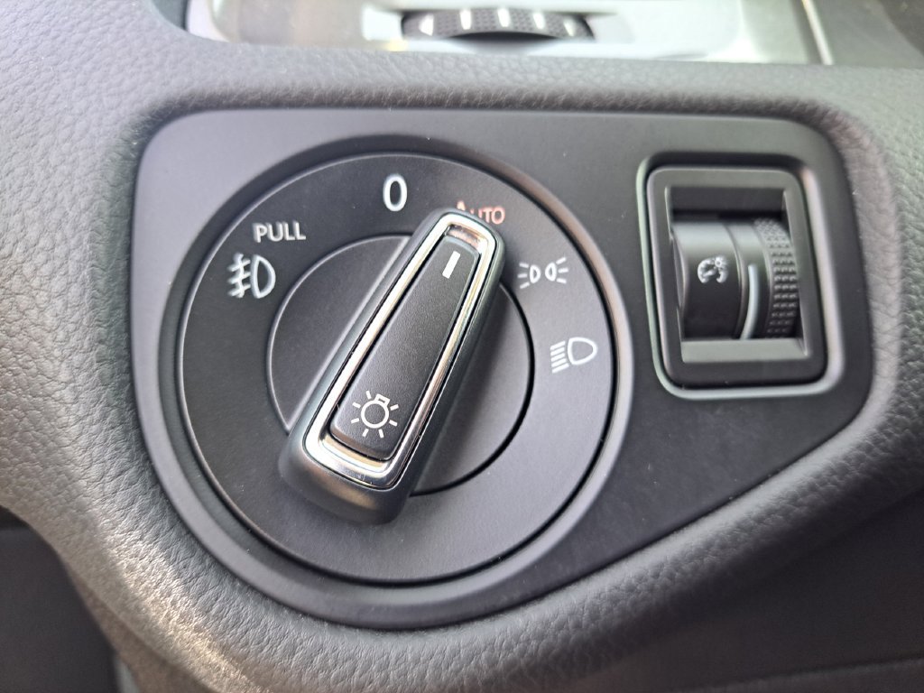 Used 2017 Volkswagen Golf Alltrack SE AWD/4WD image 23