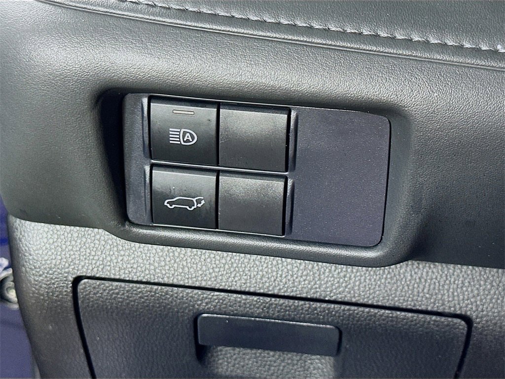 Used 2021 Toyota Highlander XLE image 22