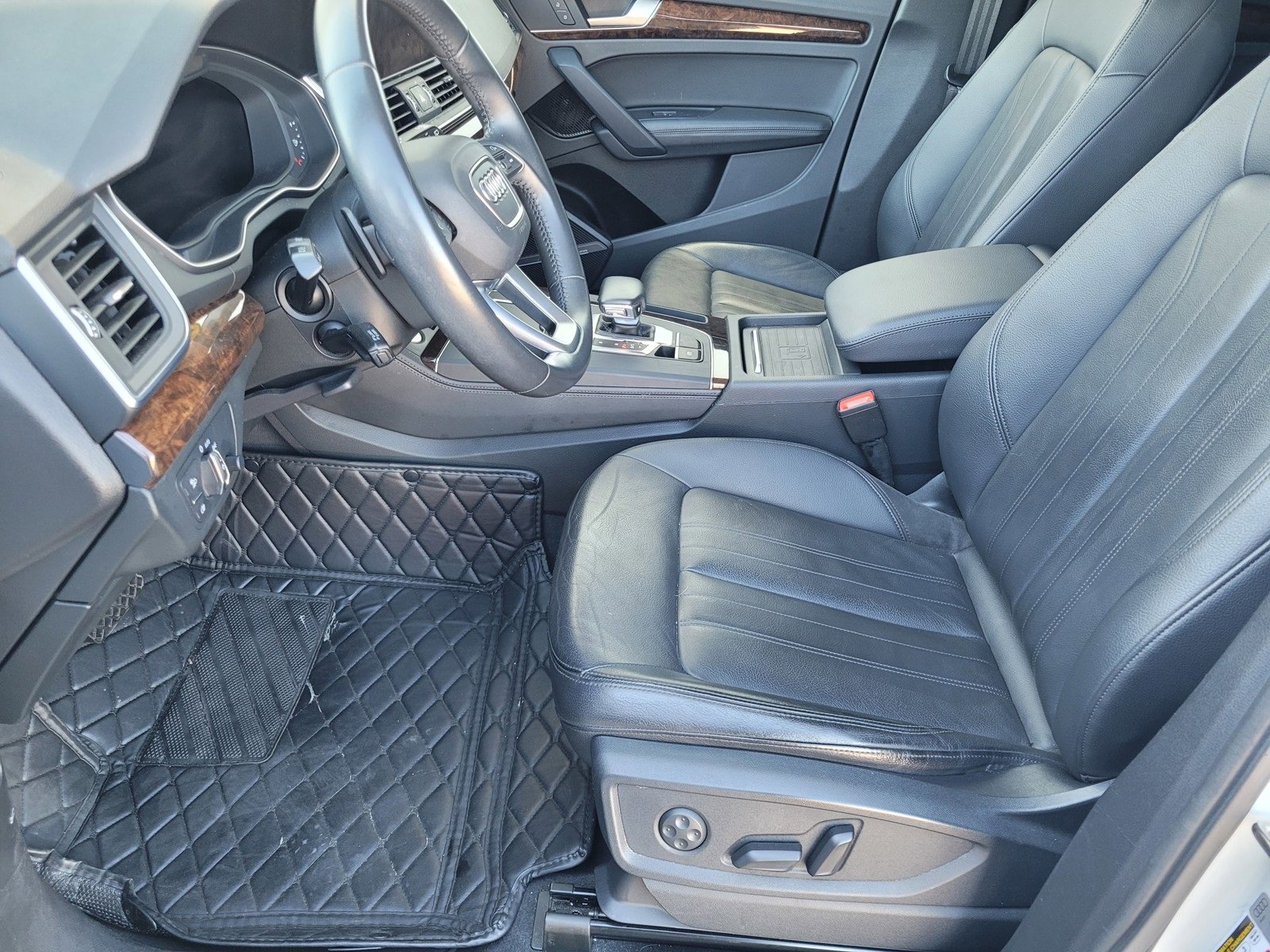 Used 2020 Audi Q5 e Premium Plus w/ Premium Plus Package image 18