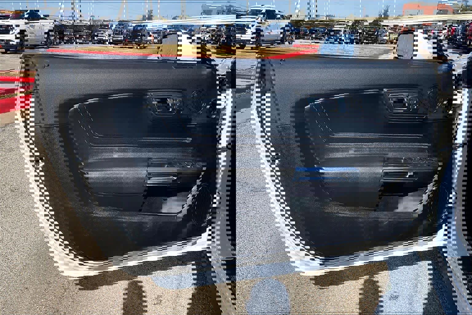 Used 2022 Ford Mustang GT Premium w/ Equipment Group 401A image 18