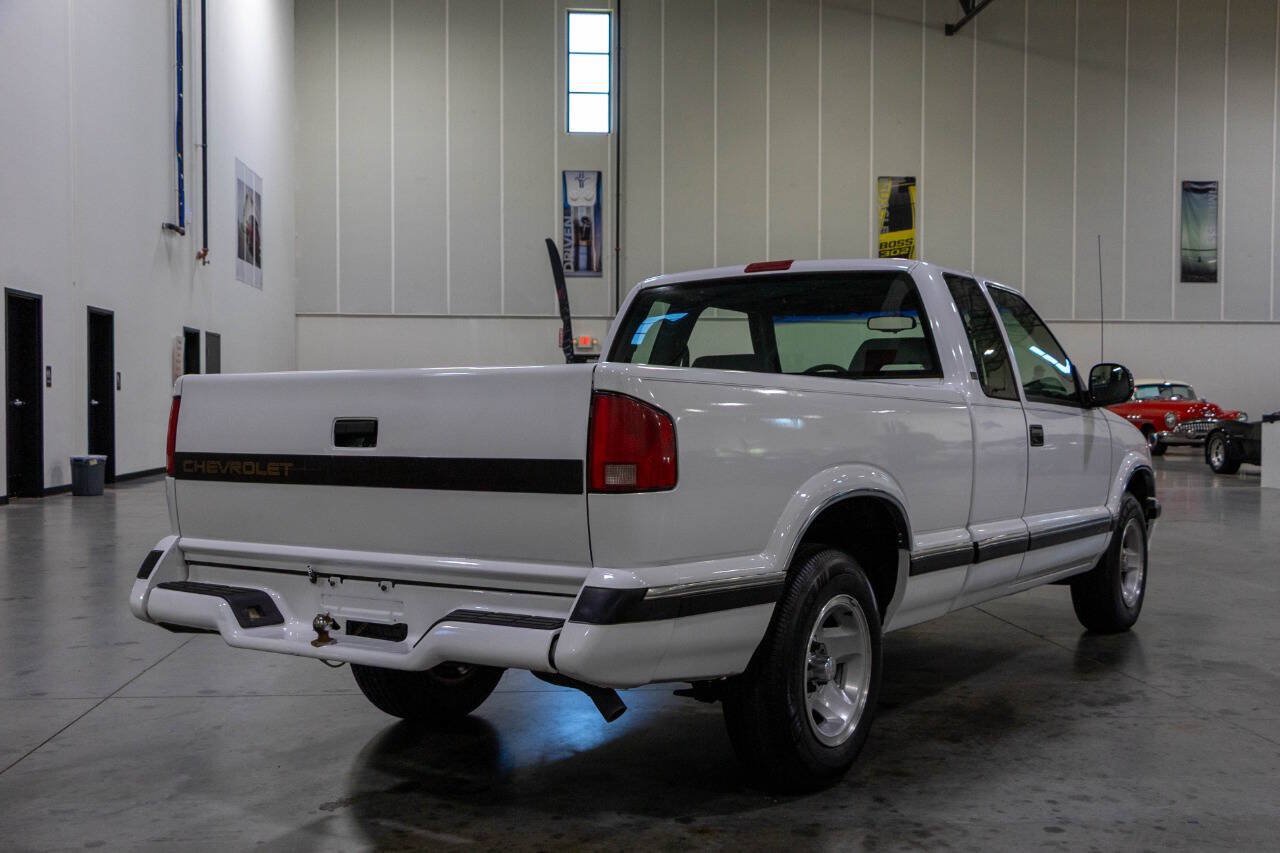 Used 1995 Chevrolet S10 Pickup LS RWD image 6