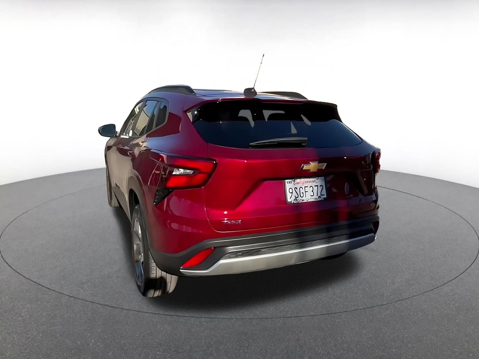 Used 2025 Chevrolet Trax LT image 11