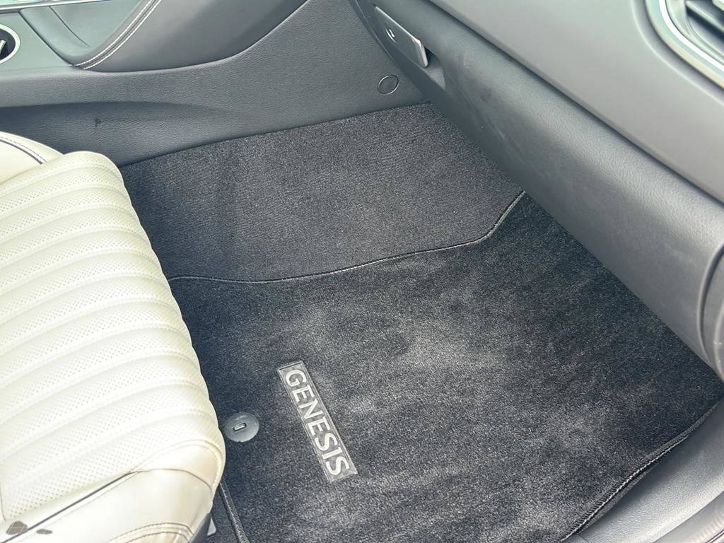 Certified 2025 Genesis G70 2.5T w/ Sport Prestige Package image 39