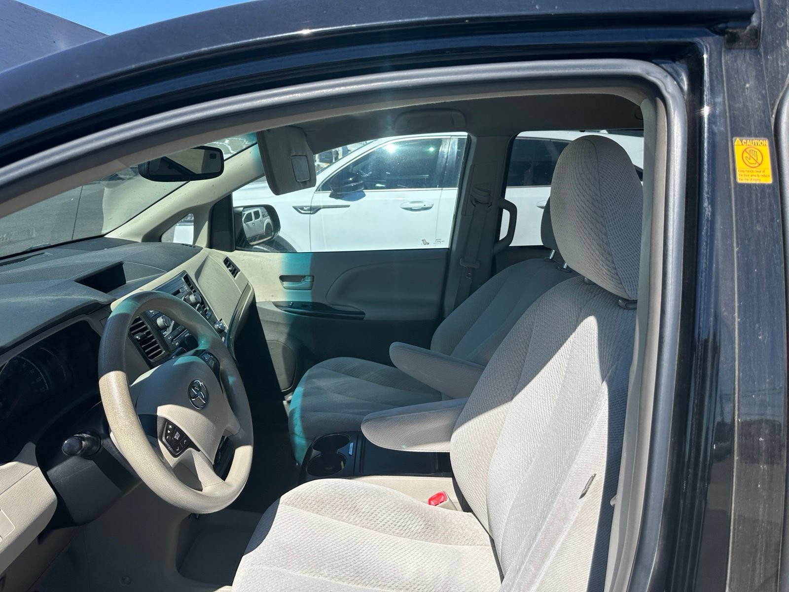 Used 2012 Toyota Sienna LE FWD image 5