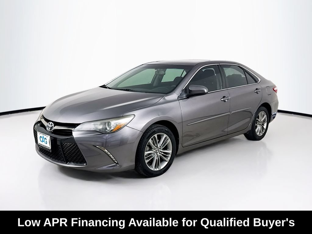 Used 2017 Toyota Camry SE w/ Moonroof Package FWD image 3