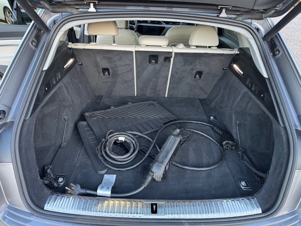 Used 2019 Audi e-tron Premium Plus image 24