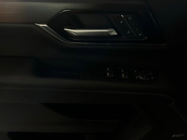 Used 2025 GMC Yukon XL Denali image 22