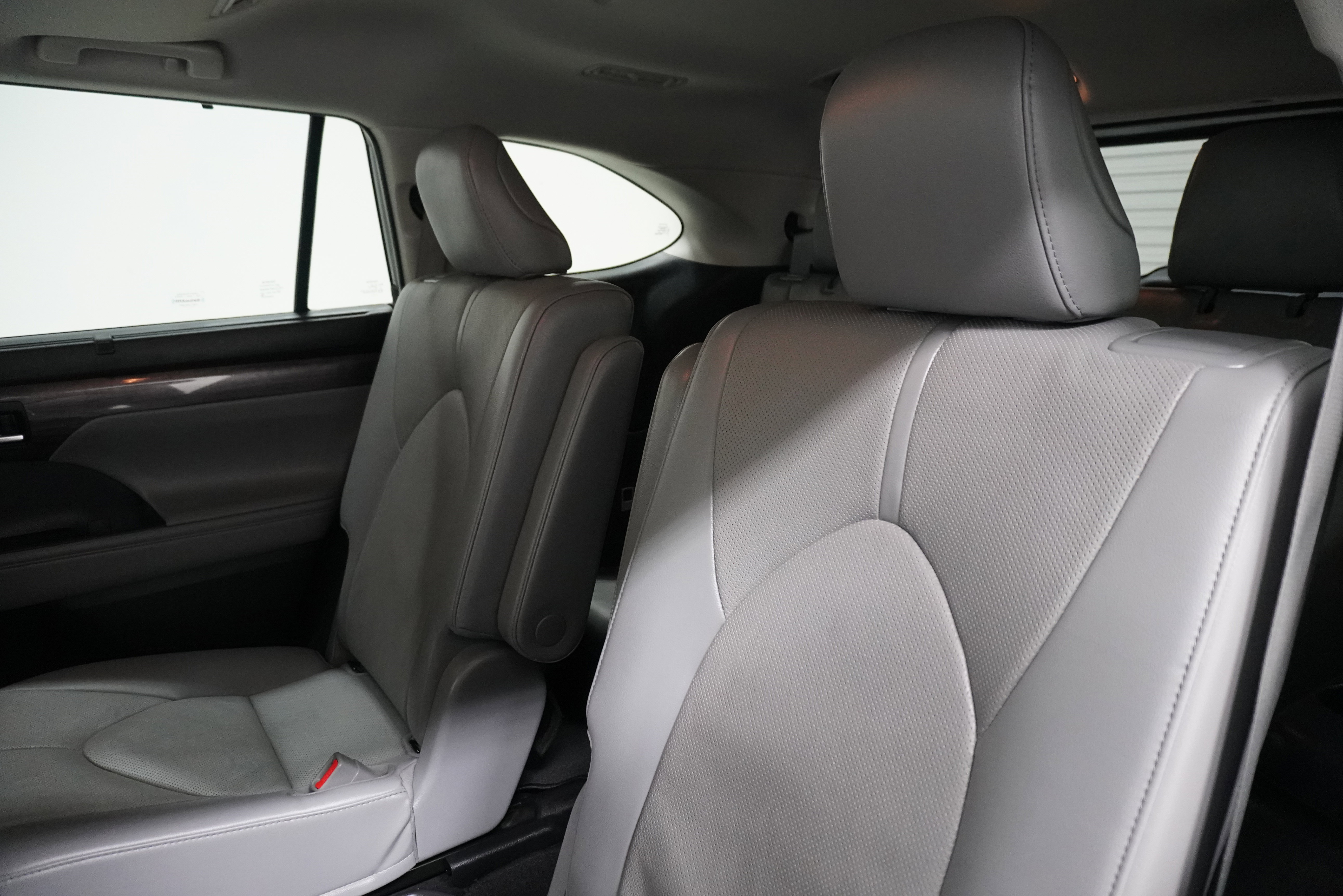 Used 2022 Toyota Highlander Limited image 12