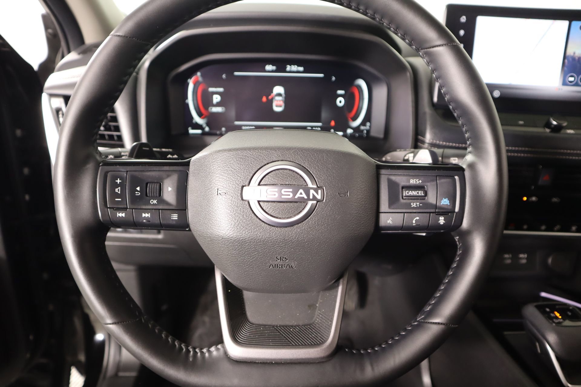Used 2025 Nissan Rogue SL w/ SL Premium Package AWD/4WD image 3