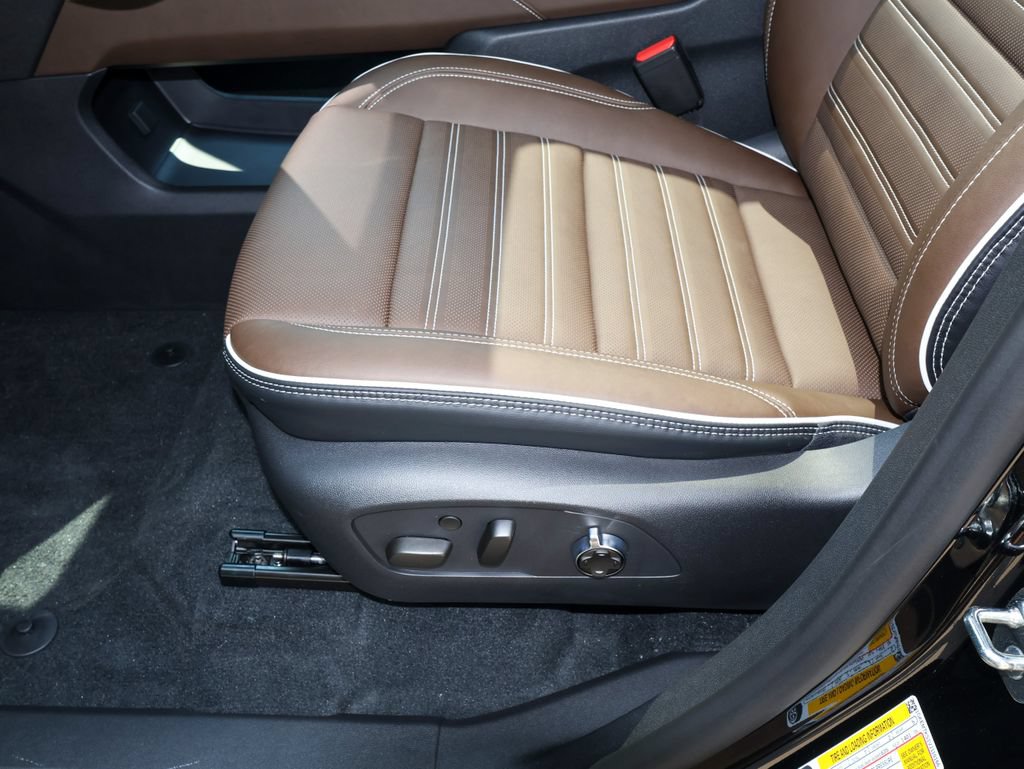 New 2027 GMC Acadia Denali Ultimate w/ LPO, Floor Liner Package AWD/4WD image 10